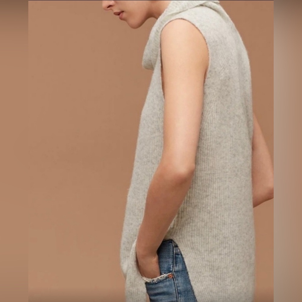 Aritzia Community Topeka Wool Turtleneck Sleeveless Sweater - Size M